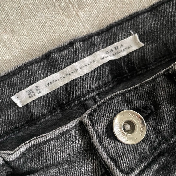 Zara Trafaluc Jeans - Picture 4 of 4
